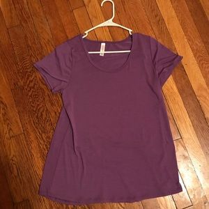 3/$30- LuLaRoe Classic Tee